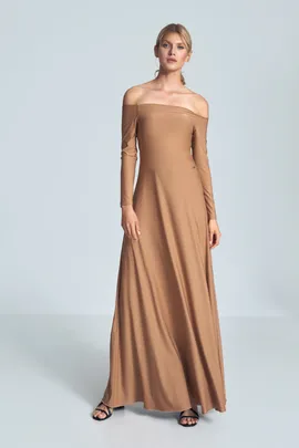Elegancka beżowa sukienka maxi z odkrytymi ramionami i długimi rękawami - M707 rozmiar L