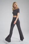 szary